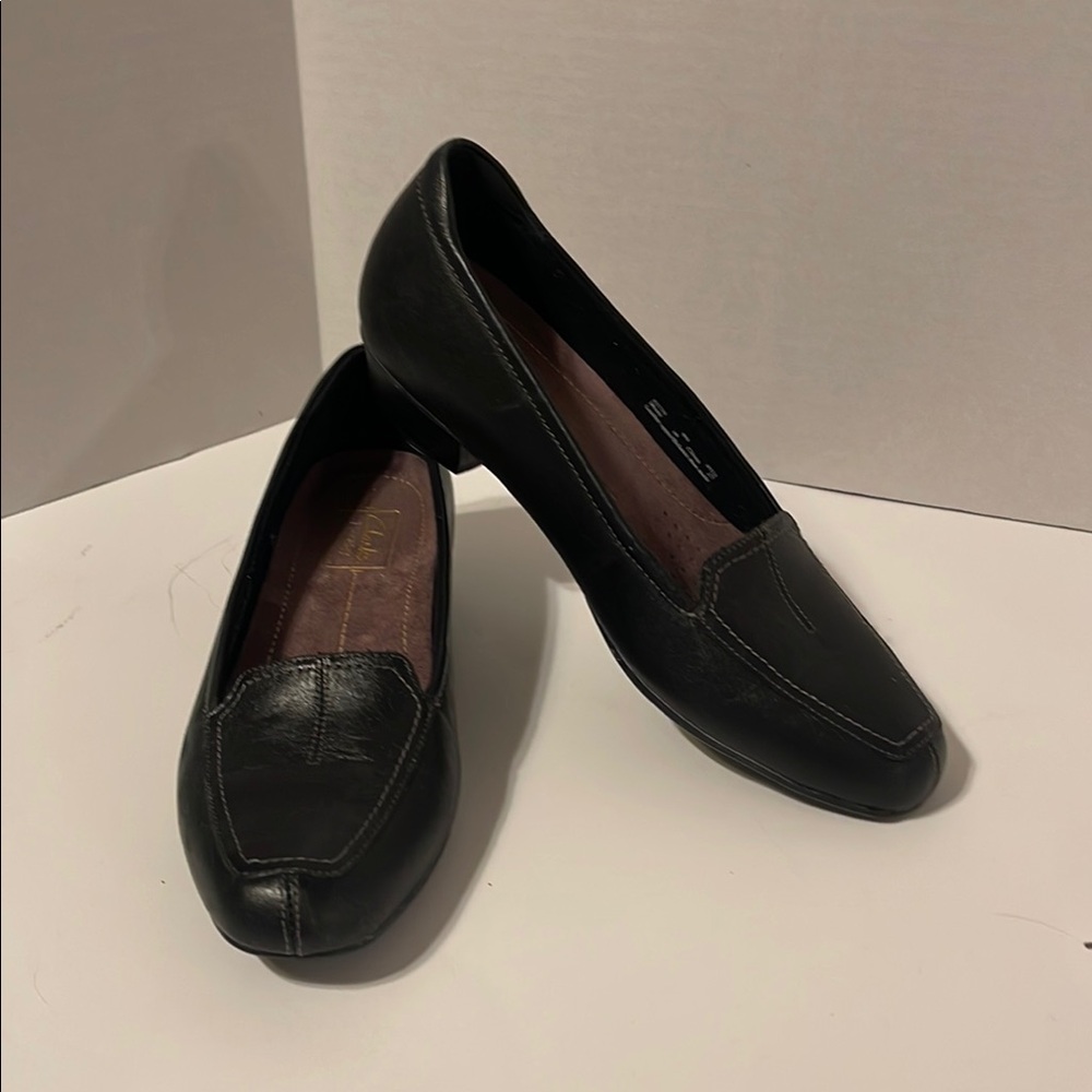 Clarks Artisan Timeless Black Leather Flats
